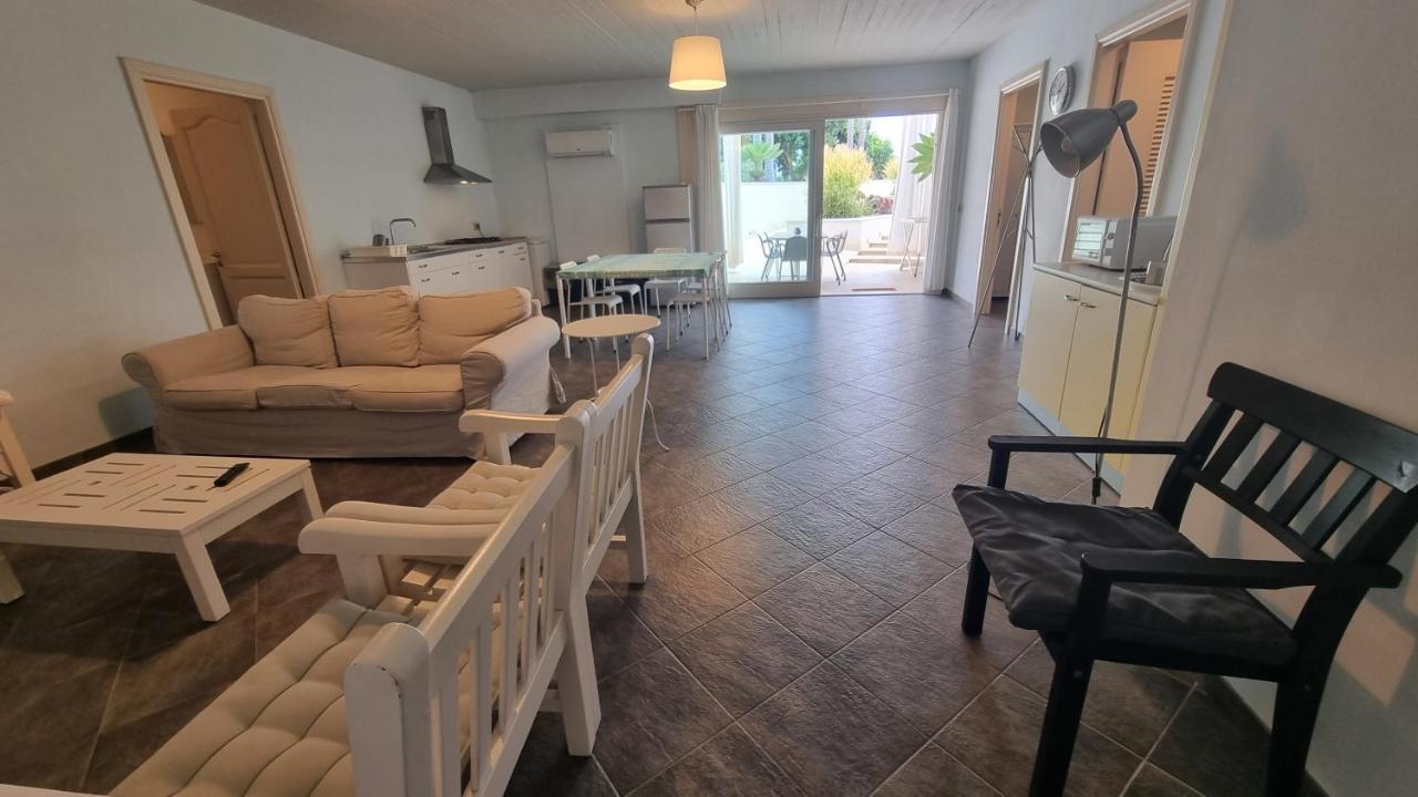 Bismarkia Apartment Syracuse